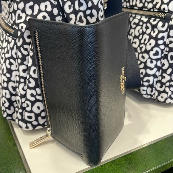 Kate Spade Madison Large Slim Bifold Wallet
Black 
NWT - Picture 12 of 16